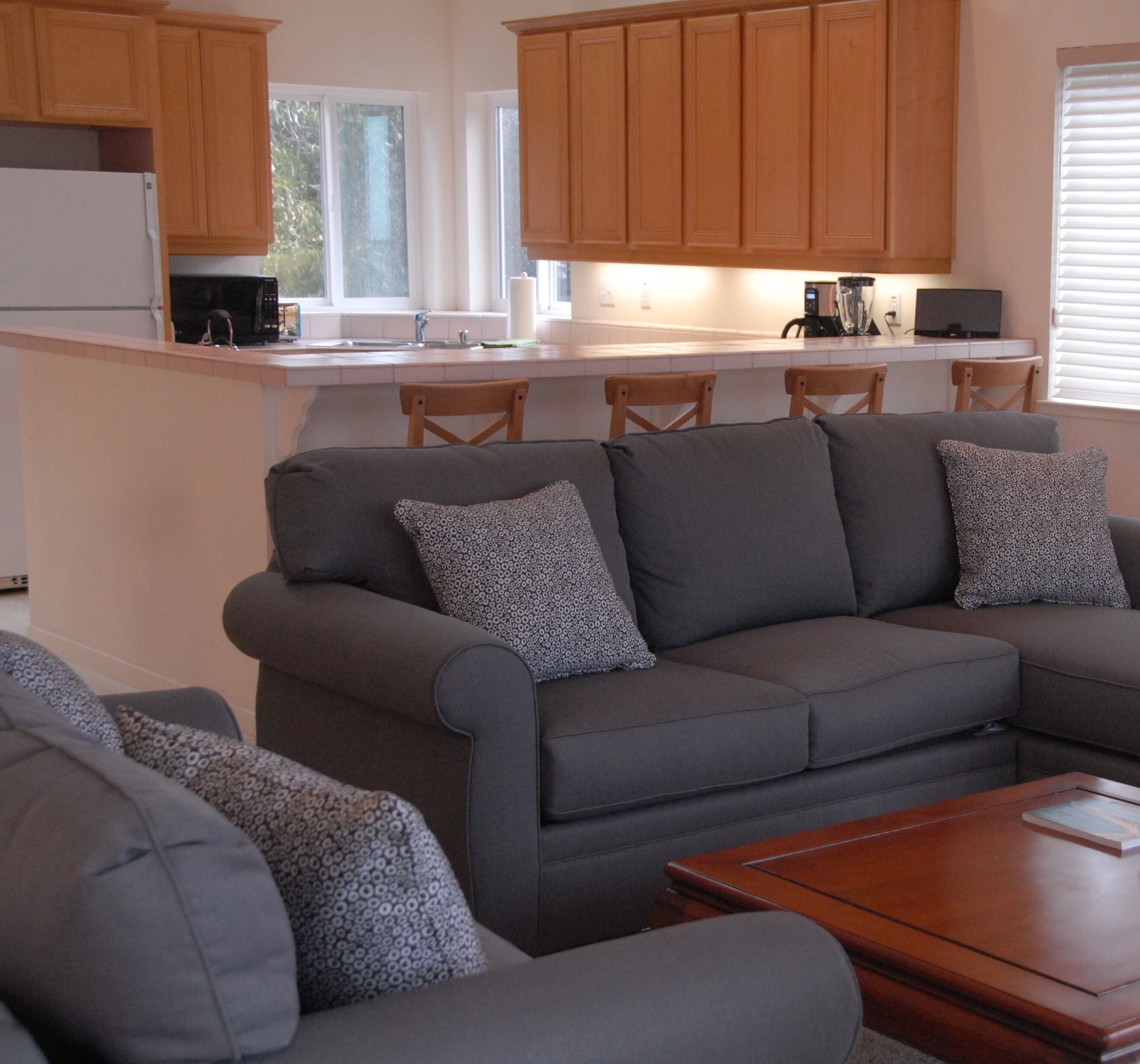 Sweeping ocean views for 12! Perfect for families, steps to the sand, ping pong