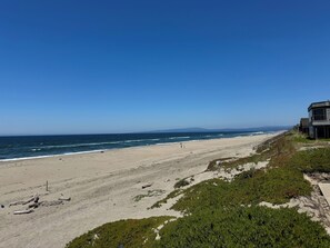 Platja a a prop, gandules de platja i tovalloles de platja 