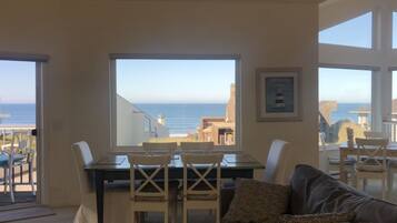 Smart TV, fireplace, video game console, DVD player