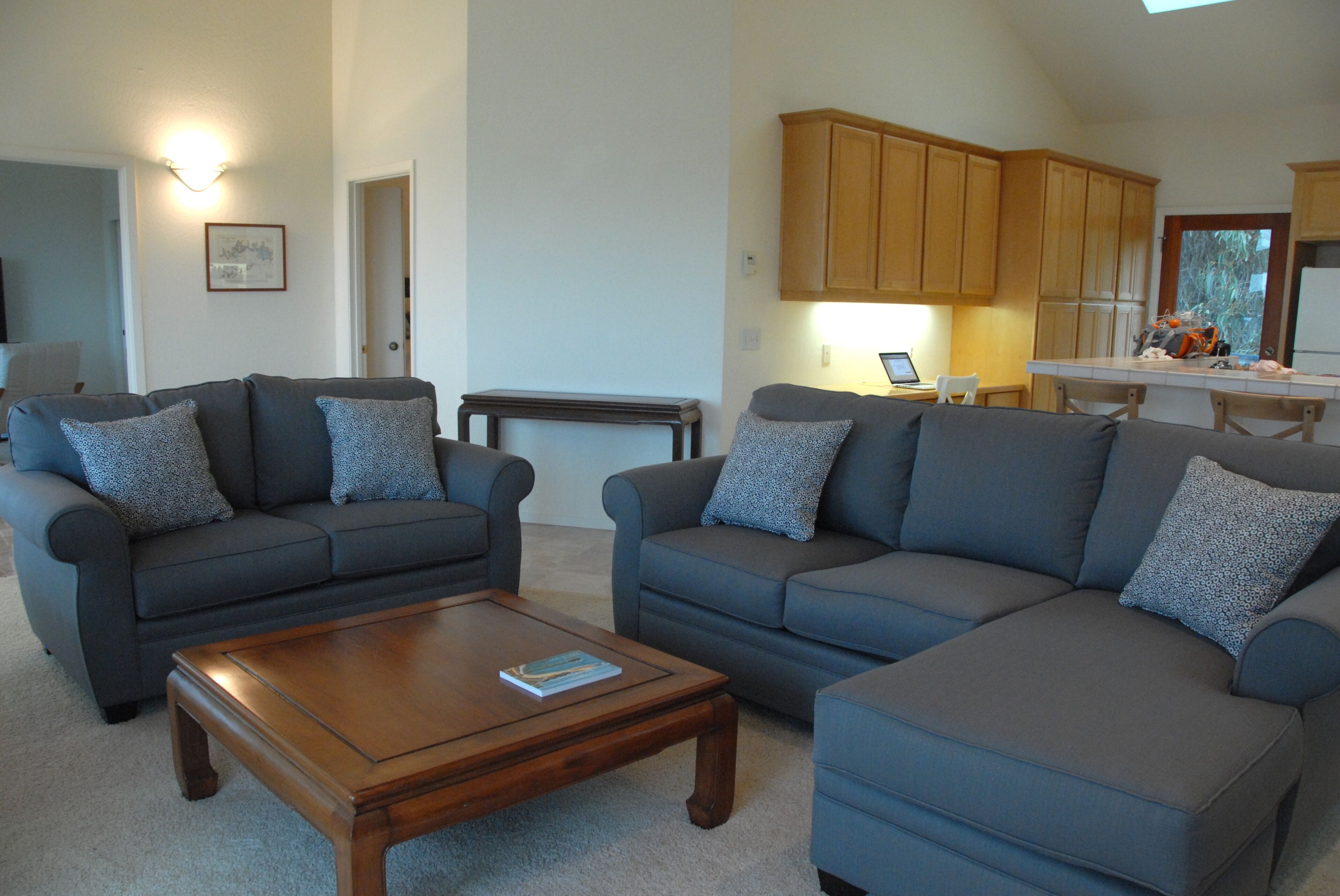 Sweeping ocean views for 12! Perfect for families, steps to the sand, ping pong