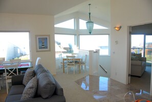 Téléviseur connecté, foyer, console de jeux vidéo, lecteur de DVD