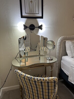 2 多间卧室��、加厚床垫、遮光窗帘、熨斗/熨衣板