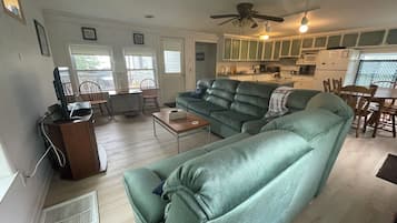 Smart TV, fireplace, DVD player, books