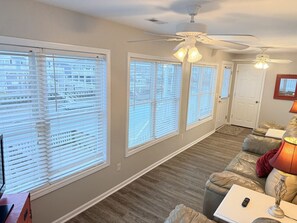 Smart TV - Beach House on Channel, Private dock,Walk to Beach (Cherry Grove)