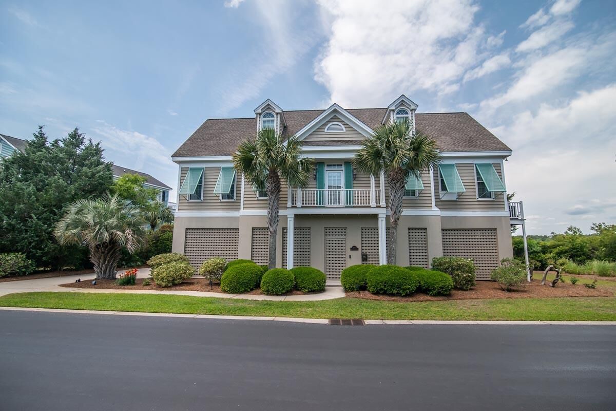 Marshview Retreat at Charlestowne Grant Spacious 4-Bedroom House with Pool and Beach Access