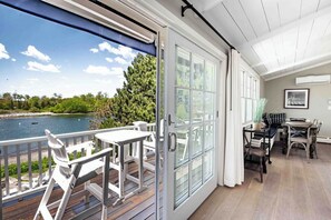 Outdoor dining - Stunning Waterfront Luxury 5 Bedroom 4 Bath Home with Unbeatable Views (Kennebunkport)