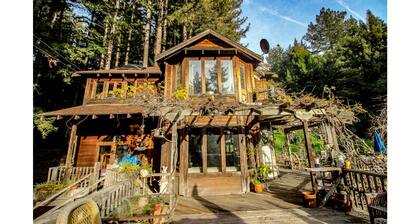 Casa de 4 dormitorios y 3 baños en el majestuoso bosque de secoyas, montañas de Santa Cruz