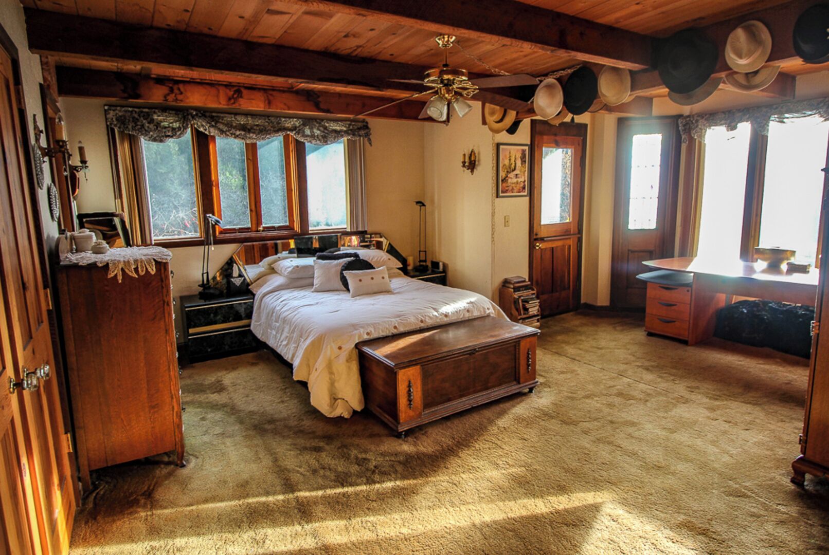 4 Schlafzimmer, Schreibtisch, Bügeleisen/Bügelbrett, Reisekinderbett