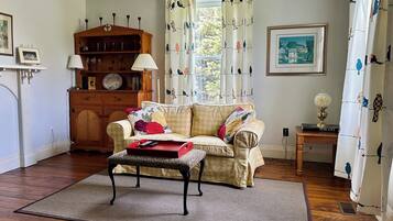 Smart TV, books, video library, offices