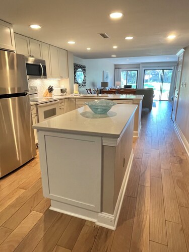 105 Greens Total Reno-5 Min Walk to Beach-Includes Beach Locker & Chairs