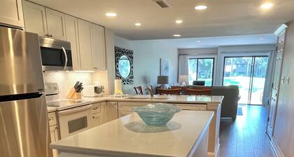 105 Greens Total Reno-5 Min Walk to Beach-Includes Beach Locker & Chairs