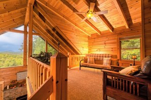 Smart TV, fireplace, DVD player, table tennis