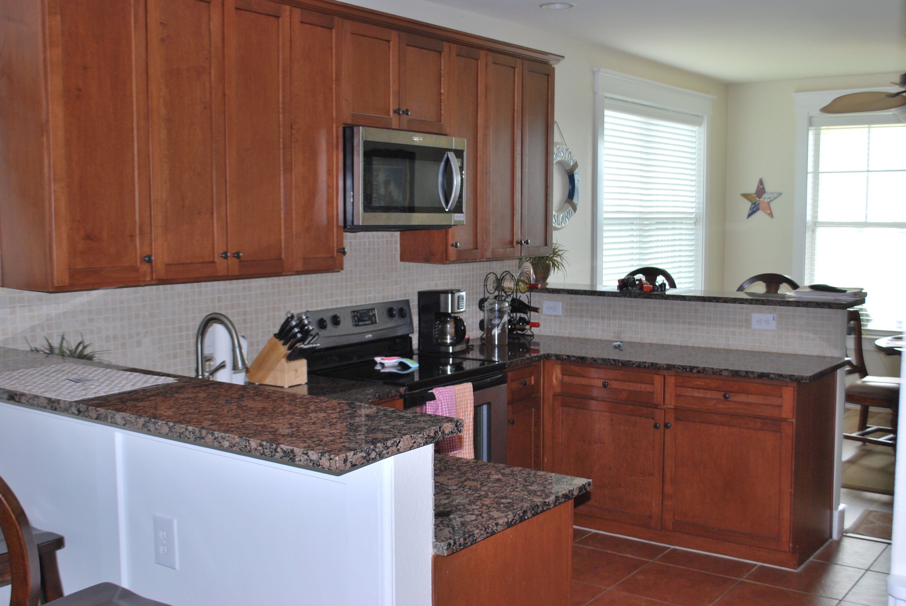 Top floor, Galveston Bayfront at Pointe West with breathtaking views and comfort