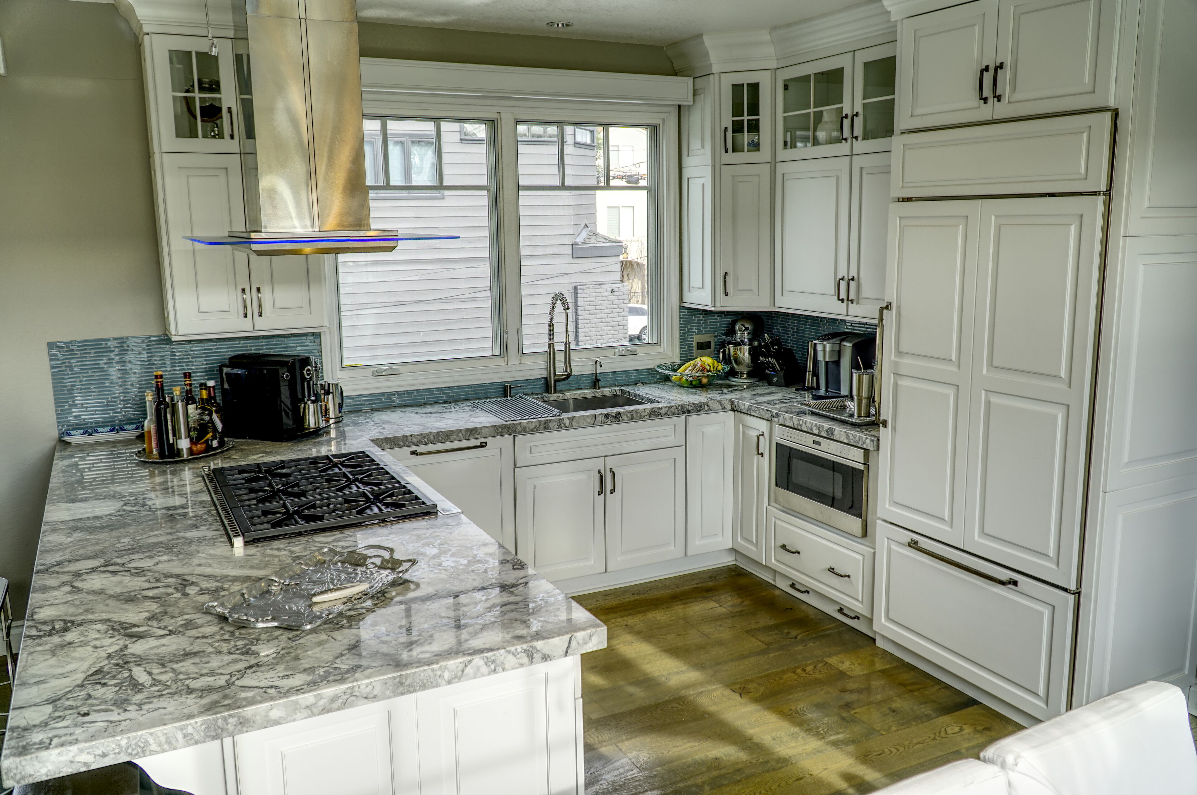 Ocean Side of Coast Hwy/ Remodeled/Rooftop Deck w/Fire Pit/Short Walk to Beach