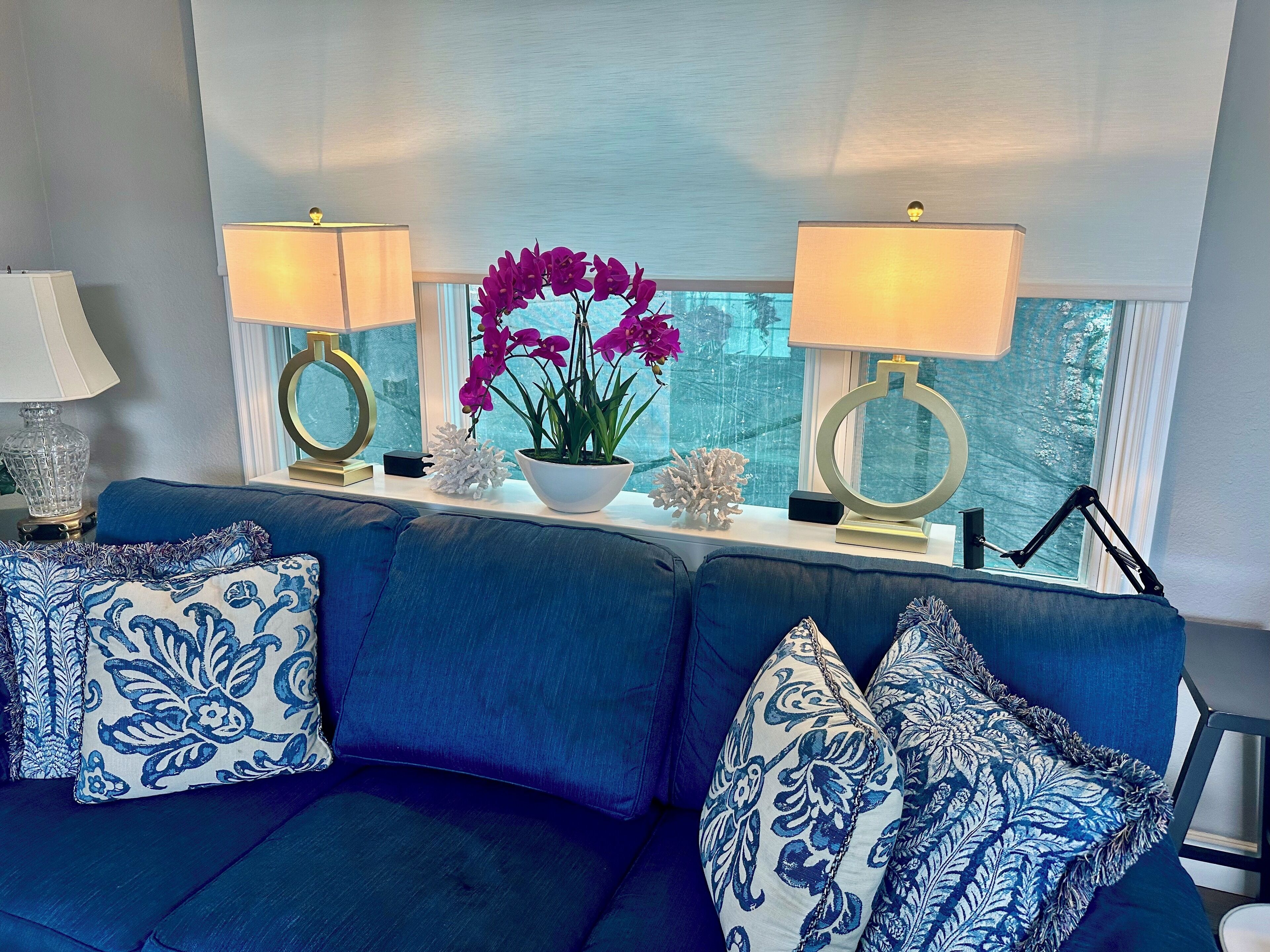 Ocean Side of Coast Hwy/ Remodeled/Rooftop Deck w/Fire Pit/Short Walk to Beach