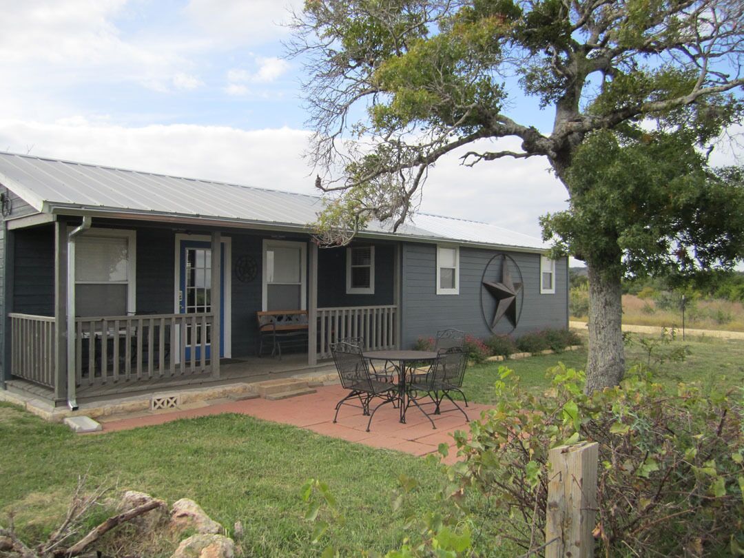 The Grey House at Lighthouse Hill Ranch - Pet & ATV friendly - 2,001 acre ranch