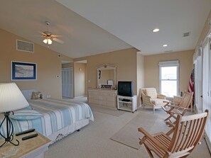 4 habitaciones, tabla de planchar con plancha y internet 