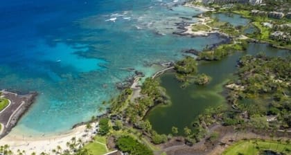 Beach Club pass included! Fairways at Mauna Lani: Deluxe Island Getaway