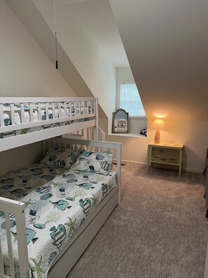 3 bedrooms, iron/ironing board, free WiFi, bed sheets