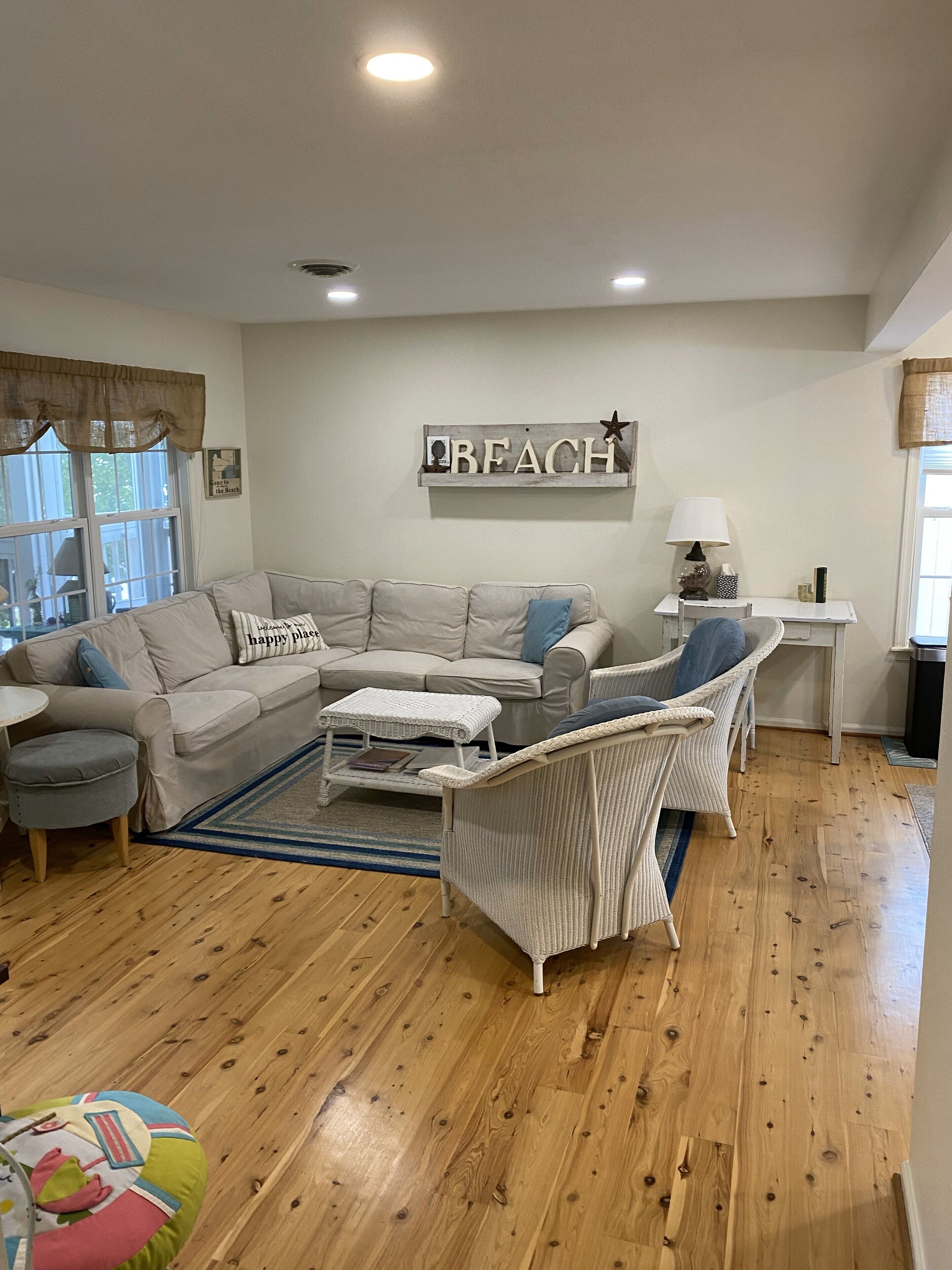 Smart TV, fireplace, DVD player