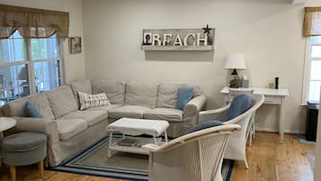 Smart TV, fireplace, DVD player