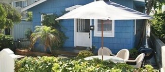 Apenas Passos À Frente DO Oceano