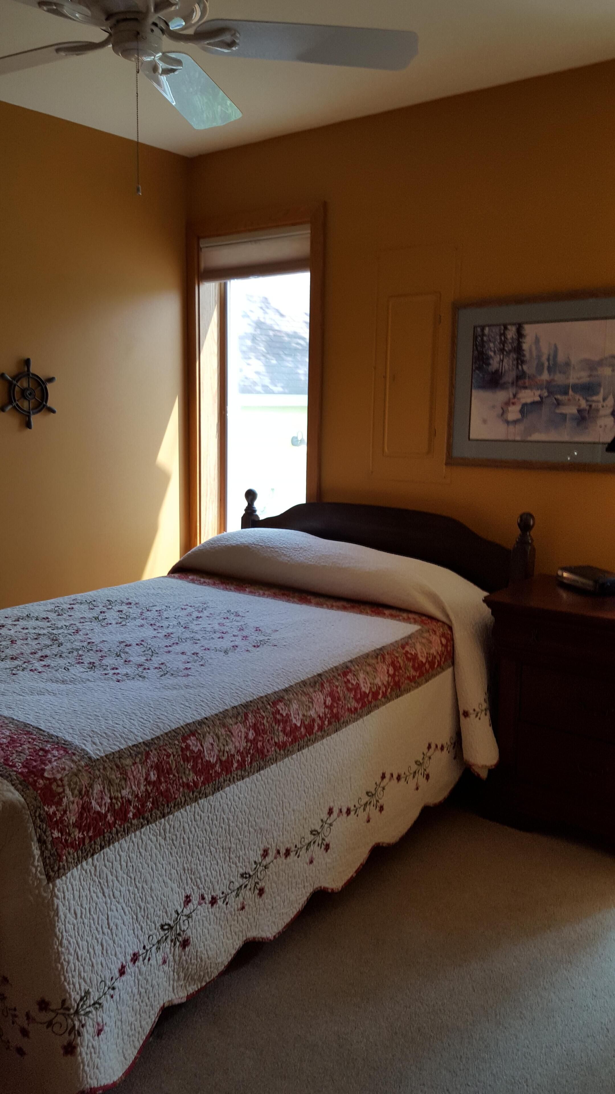 Spacious And Peaceful Retreat On Grand Traverse Bay! Private Beach Front