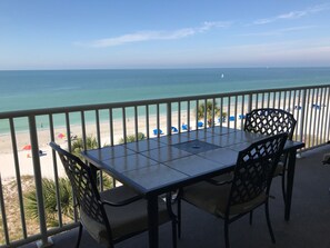 Outdoor dining - 🏖🏝Winter Specials minivans at airports to use (Indian Shores)