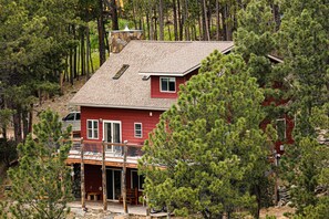 Exterior - Enjoy the quiet at Hog Heaven (Custer)