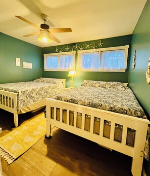 3 bedrooms, iron/ironing board, free WiFi - 2026 Upgrades! Victorian Gem on Washington St + Beach Box & 2 Parking Spots (Cape May)