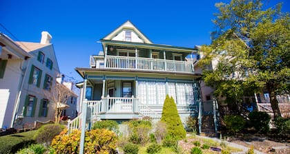 Einladende, aktualisierte Wohnung im Herzen von Cape May!