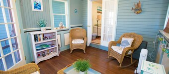 2026 Upgrades! Victorian Gem on Washington St + Beach Box & 2 Parking Spots