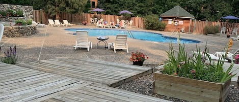 Piscine couverte, piscine extérieure