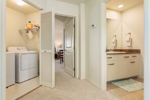 Interior - 🌴Wonderful Townhome | Ocean views |  AC | Private Setting🌴 (Kailua-Kona)