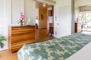 1 quarto, cofres nos quartos, ferros/tábuas de passar roupa