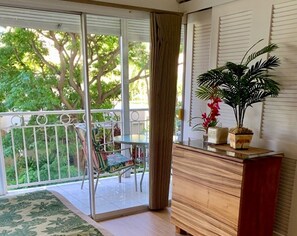 1 bedroom, in-room safe, iron/ironing board, free WiFi