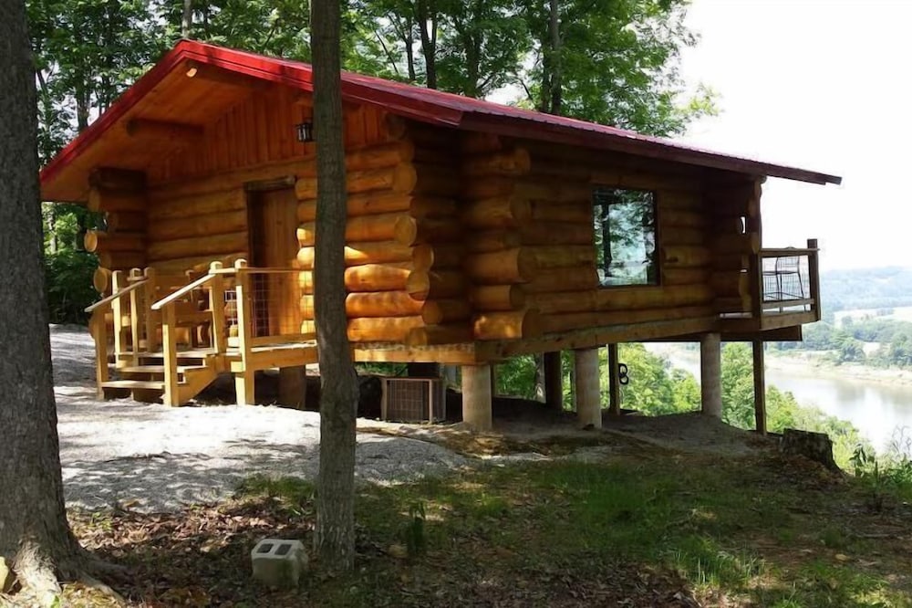 BIG TIMBER RIVER CABINS "The Hawk's Nest"