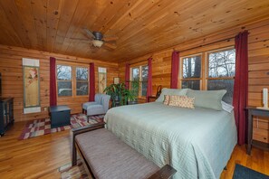 3 bedrooms, desk, iron/ironing board, travel cot