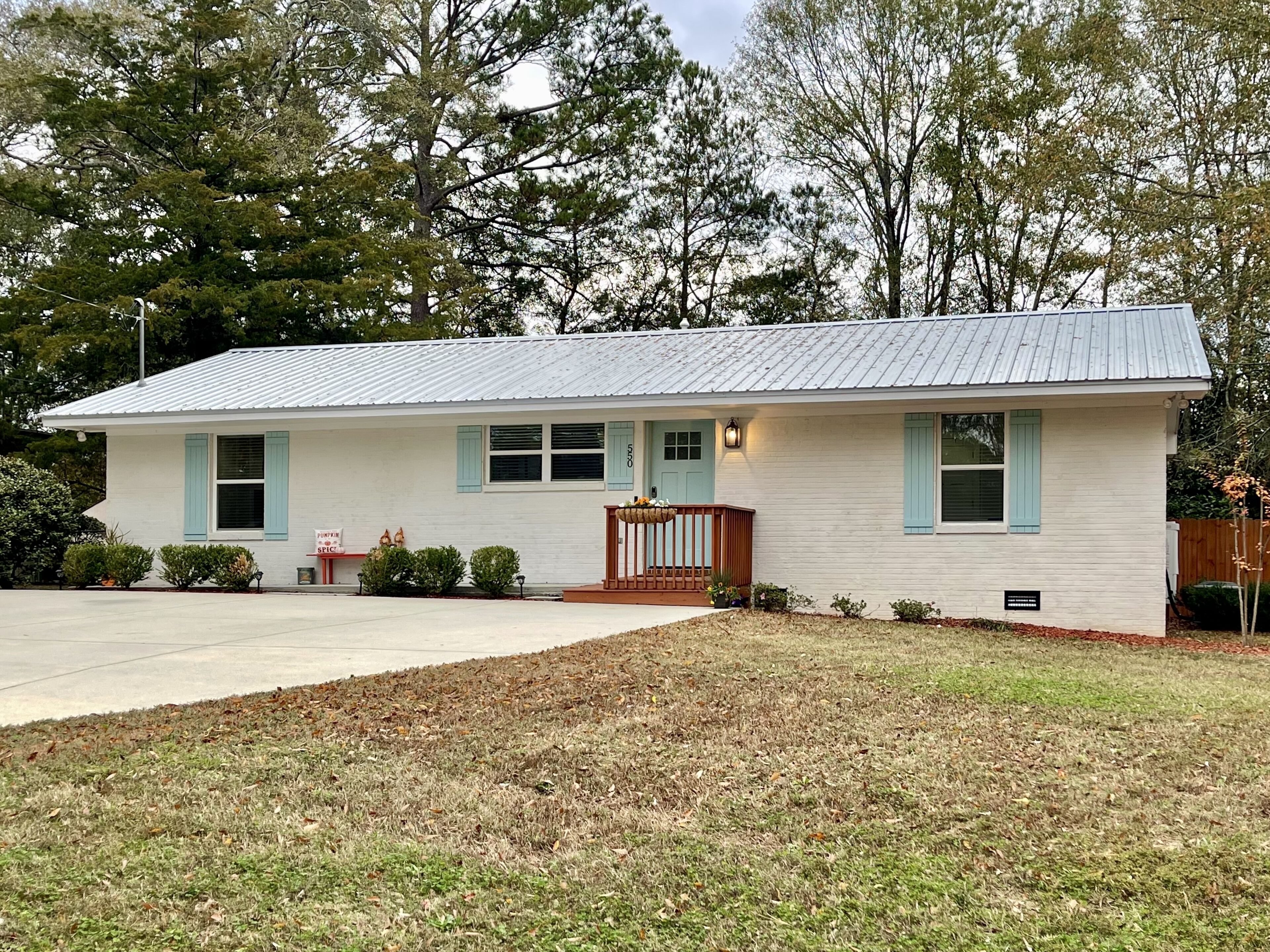 Enjoy the suite life! - 4BR/4BA Brick Cottage. Near AU campus. Walk downtown!