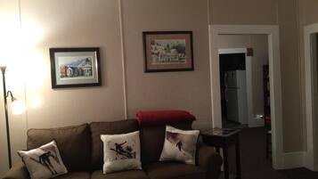 Smart TV, books, stereo