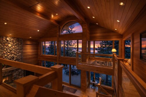 * Luxus-Haus in prestigeträchtigen Dollar Point!