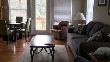 Télévision, lecteur de DVD, chaßne hi-fi