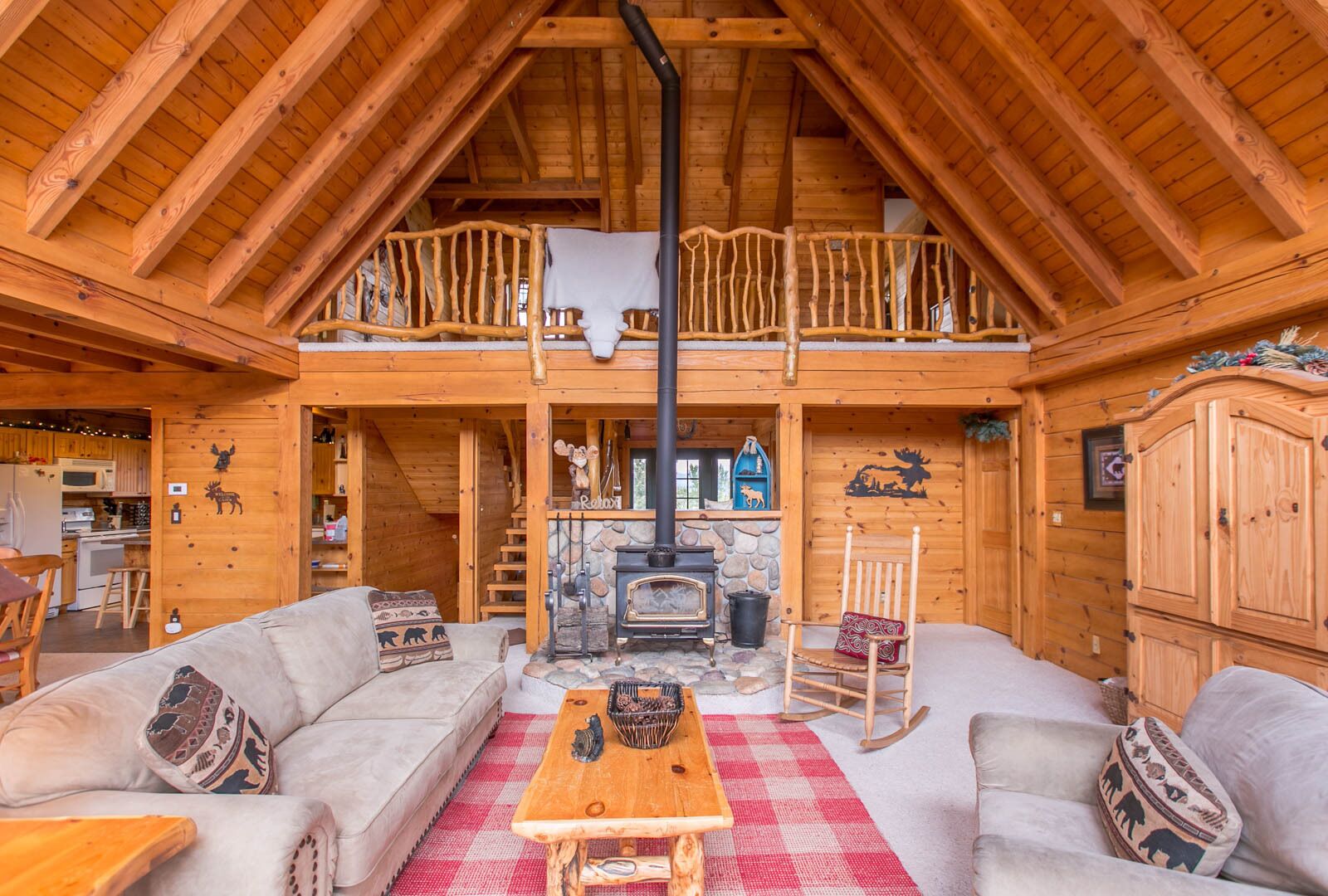 STUNNING Cabin with Breathtaking Views and Plenty of Room for the Whole Family
