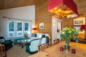 Interior - Stay IN TOWN at a cozy French Alpine Ski Chalet (Ketchum)