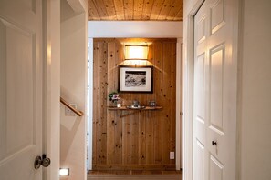 Interior - Stay IN TOWN at a cozy French Alpine Ski Chalet (Ketchum)