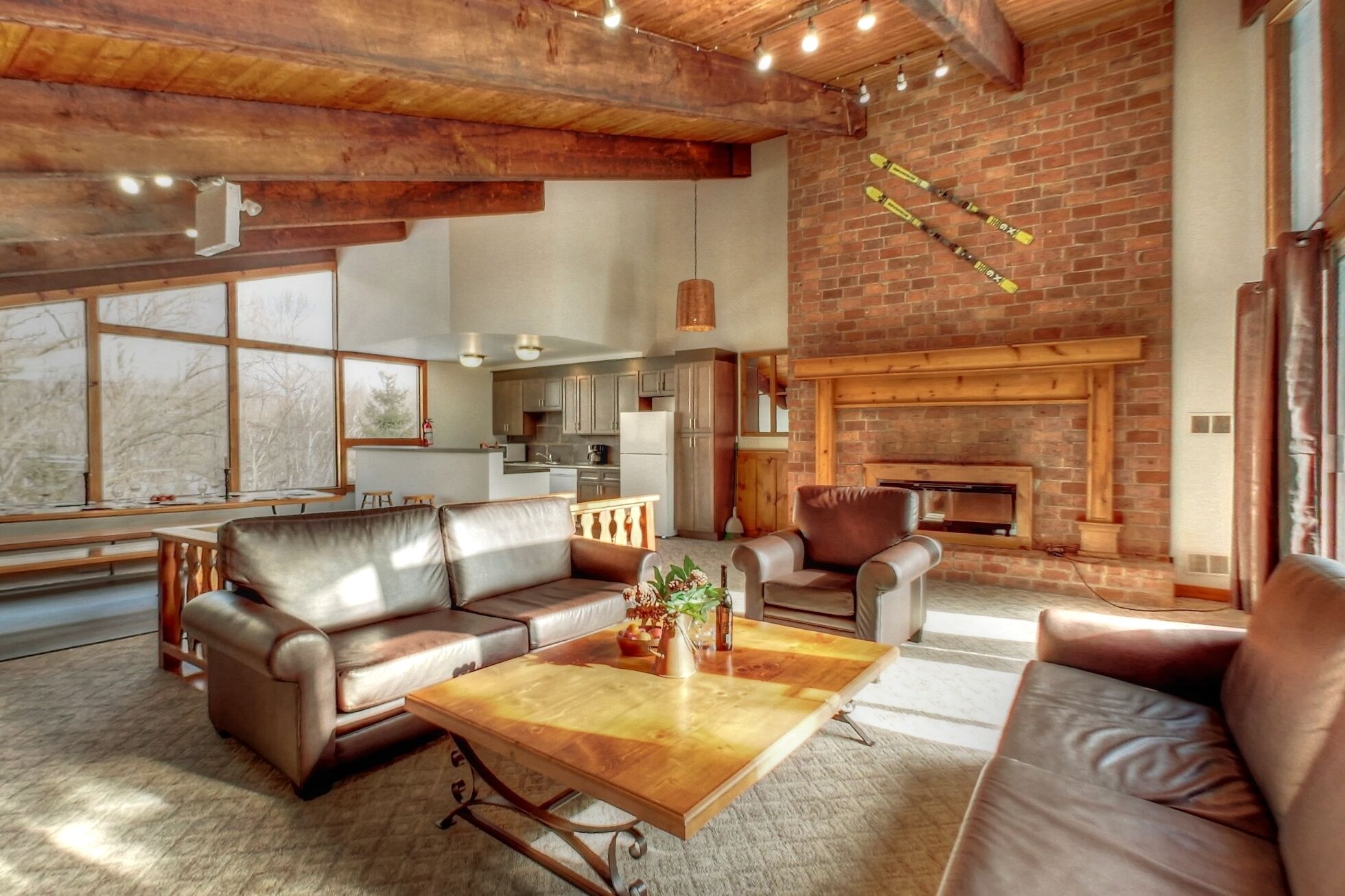  Spacious Holiday Getaway/Perfect for Large Groups/Outdoor HotTub/Sauna/PingPong