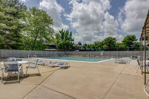 Pool - Clean Spacious Condo In Rehoboth Beach Tennis/Pools (Rehoboth Beach)