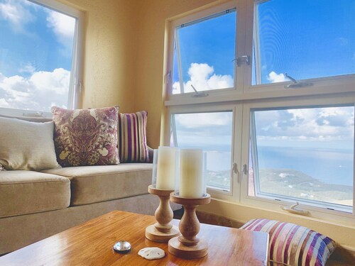 Gorgeous, Spa-like 3BR with Island Elegance & Stunning Ocean Views