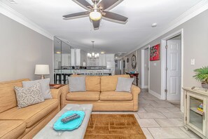 Smart TV - CLEAN, NEWER TV'S, FULLY STOCKED KITCHEN. NEW BEDS! FABULOUS VIEW! SPLIT PLAN! (Surfside Beach)