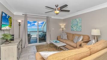 Una Smart TV, un reproductor de DVD